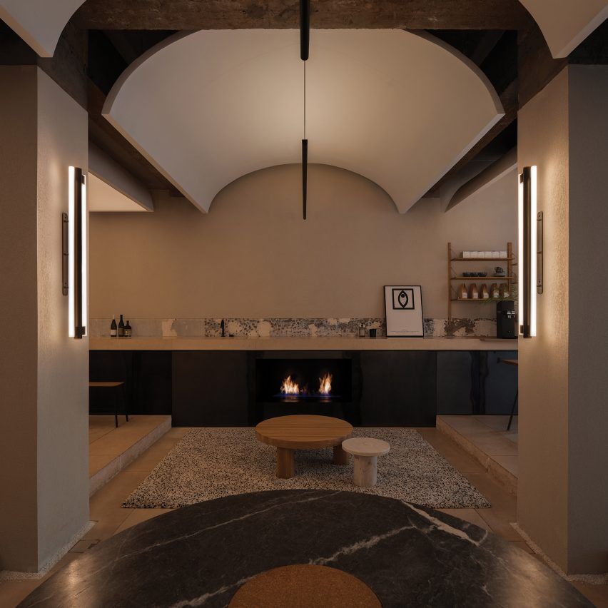 O-shop-in-Chengdu-is-a-lifestyle-store-by-day-and-a-bar-by-night